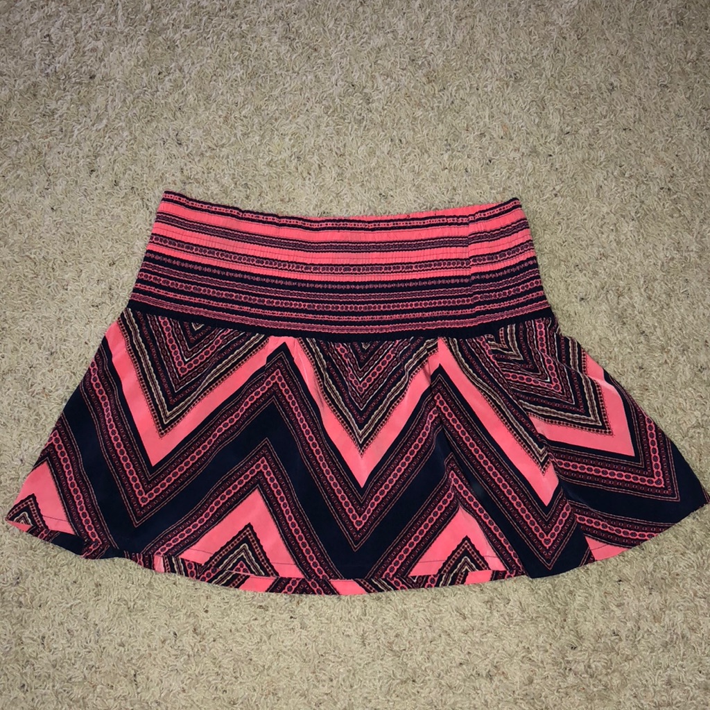Express Patterned Skirt.